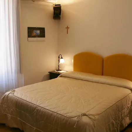 Bed & Breakfast Meublé Il Riccio 4*