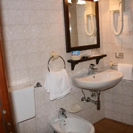 Meuble Il Riccio فندق مبيت وإفطار 4*