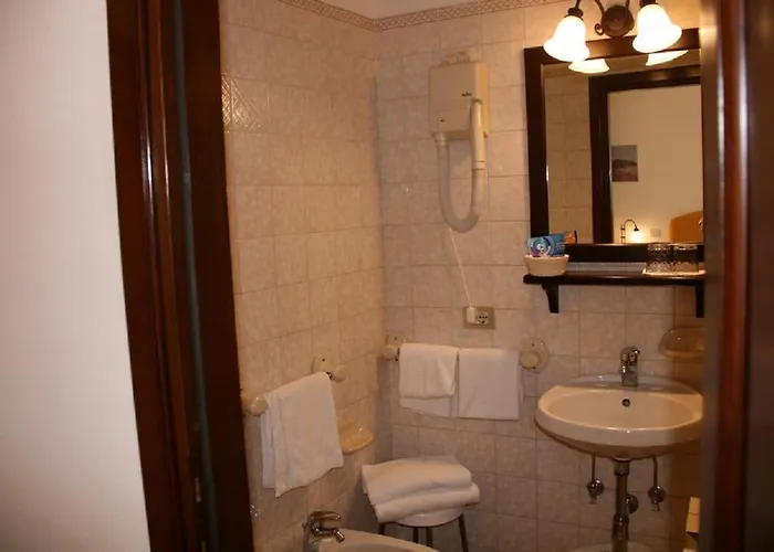 Meuble Il Riccio Alojamento de Acomodação e Pequeno-almoço 4*